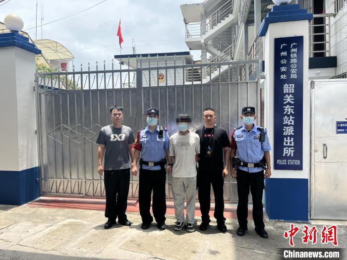 在逃嫌疑人心灵与自然的神秘之旅揭秘